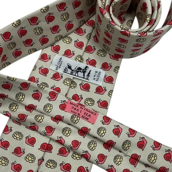 HERMÈS 7461 HA Ivory/Red Snail Lettuce Silk LUXURY Tie FRANCE - Picture 3 of 5